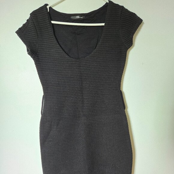 Cute curvy tight black mini dress, with black stripes texture. size US 12 - Picture 1 of 7